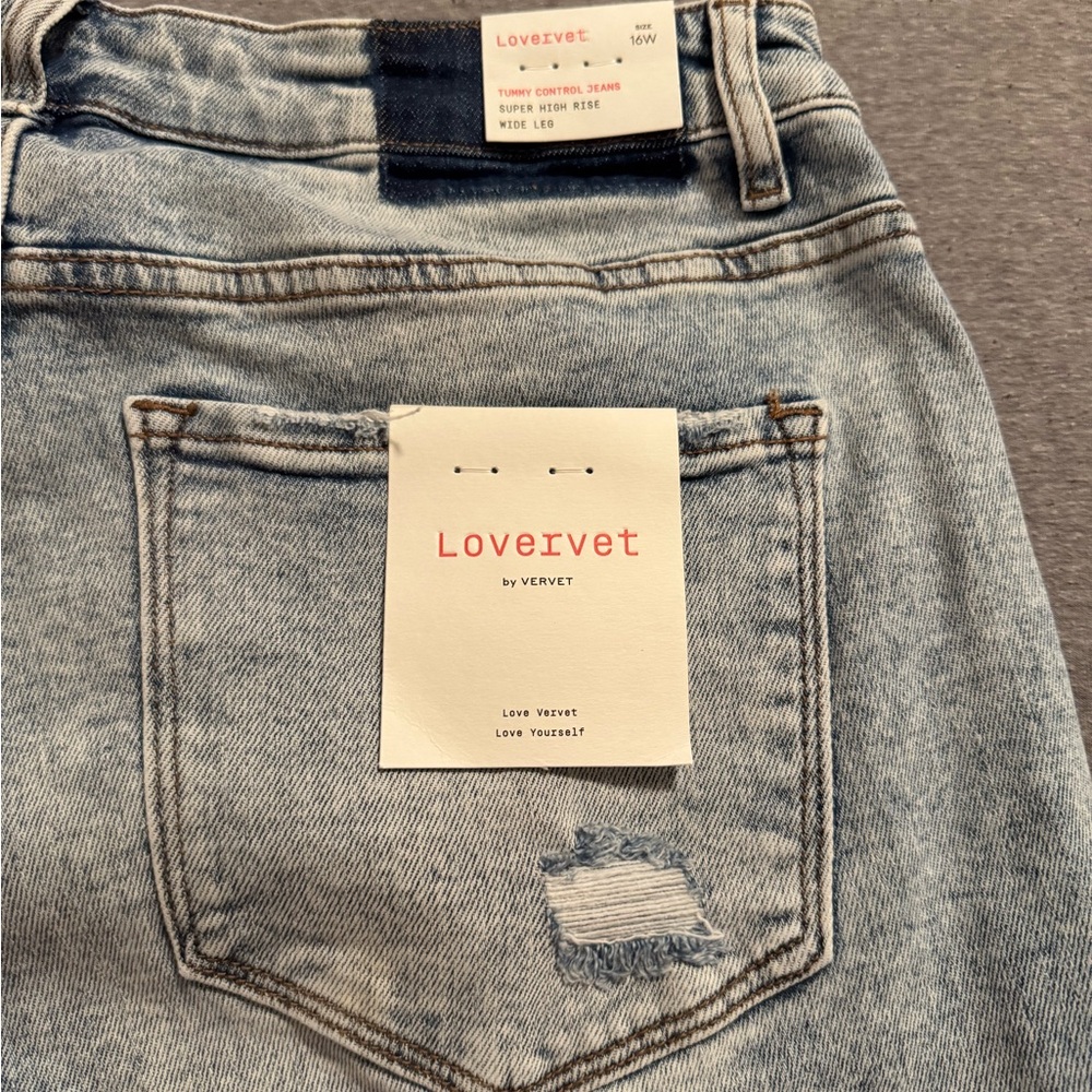 🥳HOST PICK🥳 Lovervet NWT- Wide Leg TUMMY CONTROL Flare Jeans - Picture 3 of 5